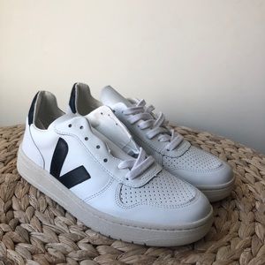 veja v10 womens white